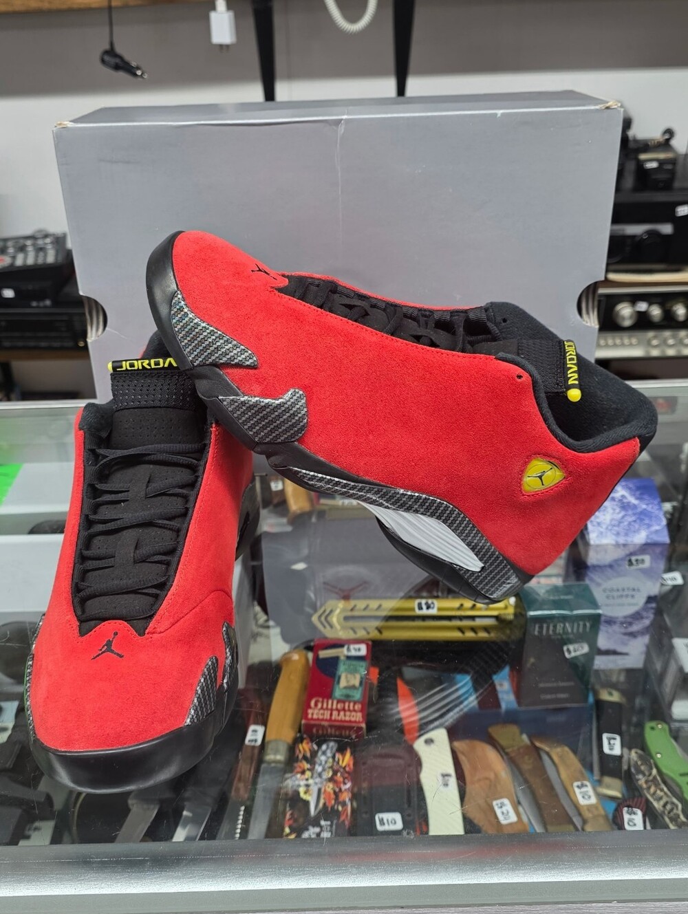Nike Air Jordan 14 Retro Men Size 10 Red Challenge Red Ferrari Suede IF5015-600